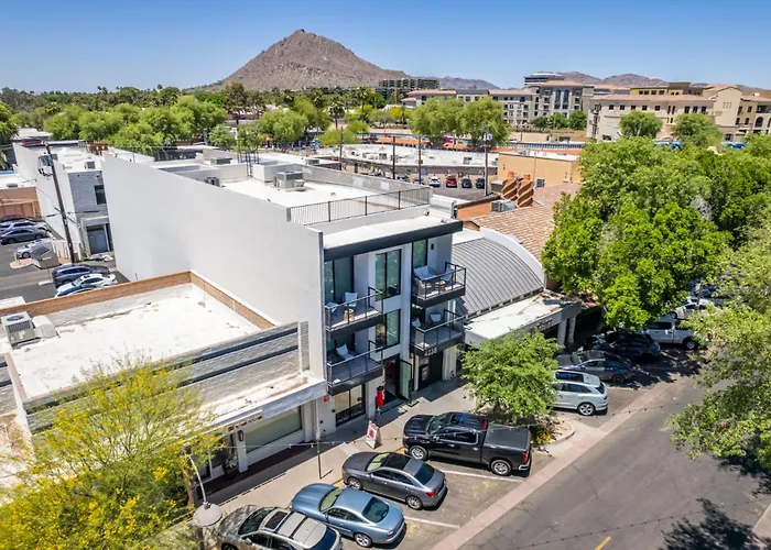 The Lux At Craftsman - Heart Of Old Town 3 Holiday home