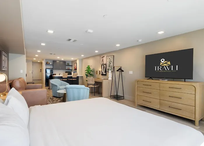 Holiday home The Lux At Craftsman - Heart Of Old Town 3